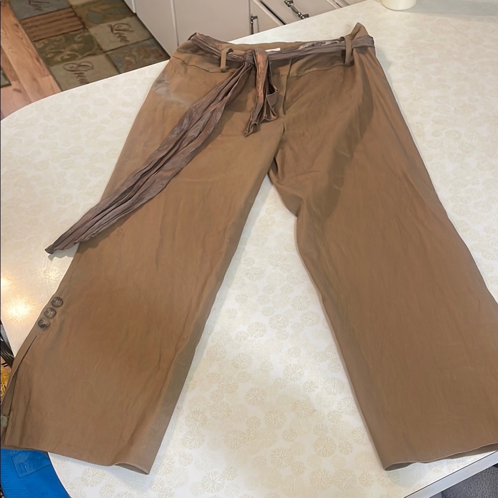 Belted summer capri pants